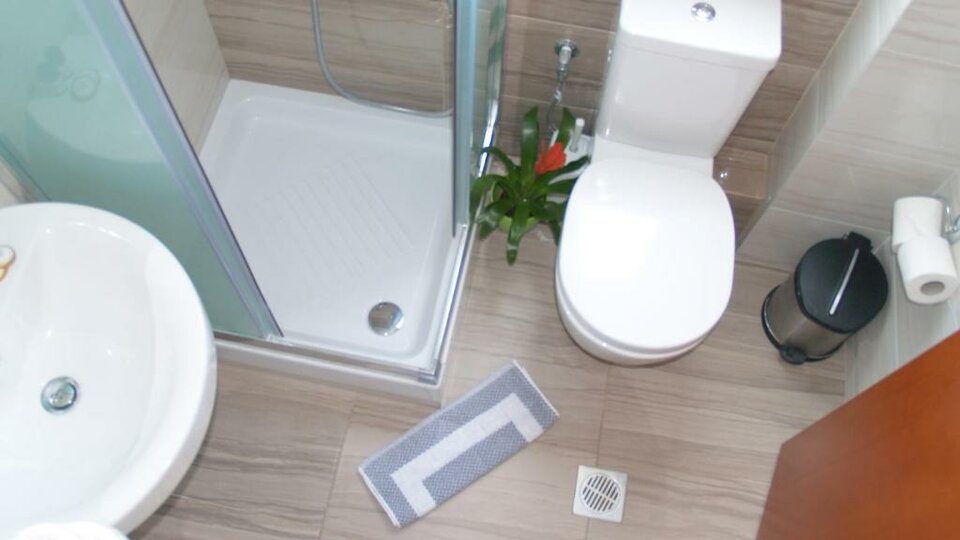 Tiara Holidays - Kavala Beach - studio kupatilo